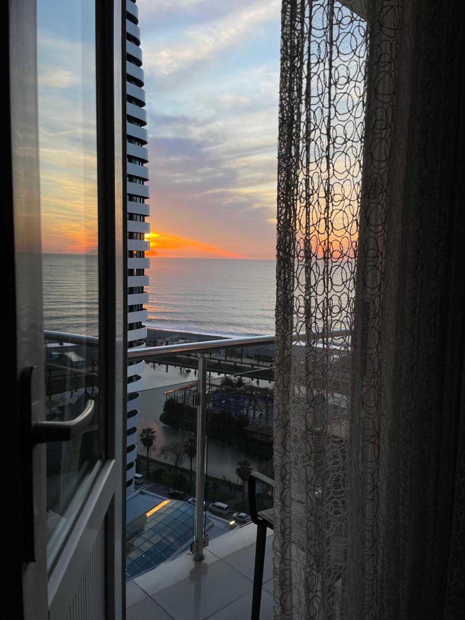 Roini Apartment Batum Dış mekan fotoğraf